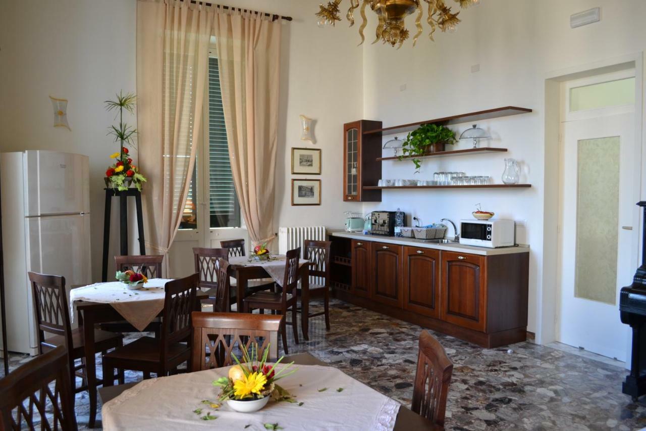 Le Signorine B&B Λέτσε Εξωτερικό φωτογραφία
