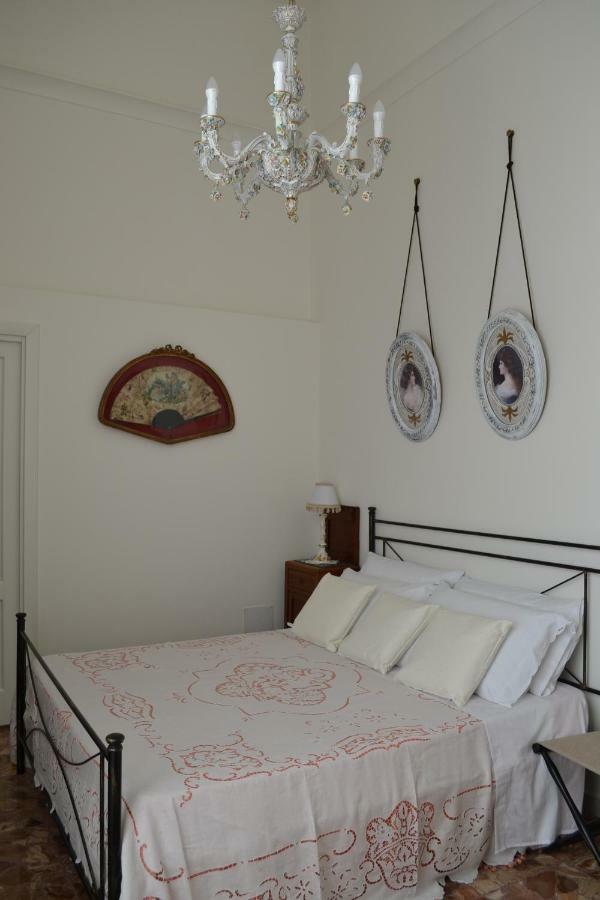 Le Signorine B&B Λέτσε Εξωτερικό φωτογραφία